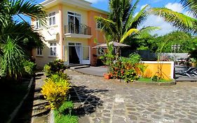 Coco Beach Pereybere Beach